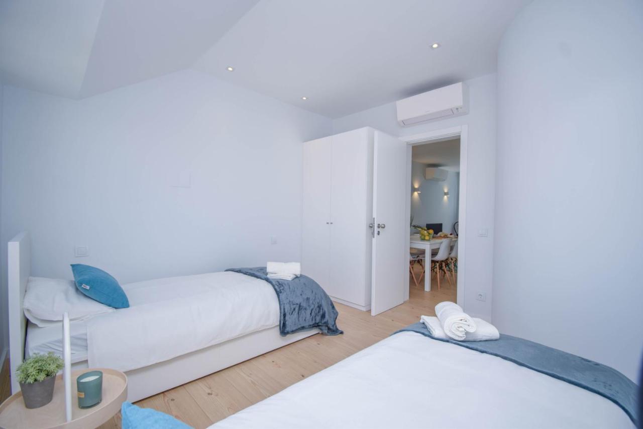 Central & Stylish 2 Bedroom Apartment W/ Balcony Cascais Esterno foto