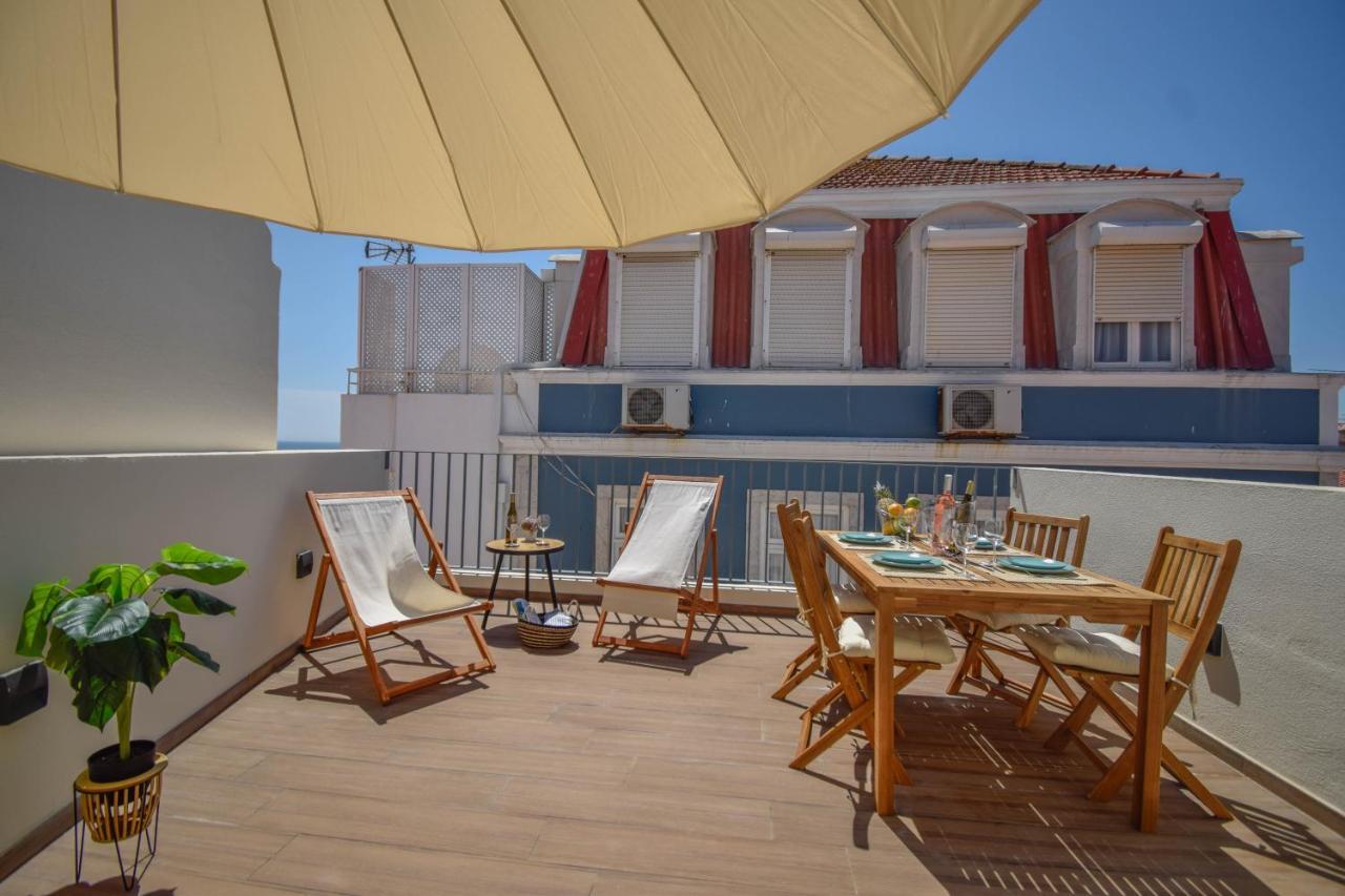 Central & Stylish 2 Bedroom Apartment W/ Balcony Cascais Esterno foto