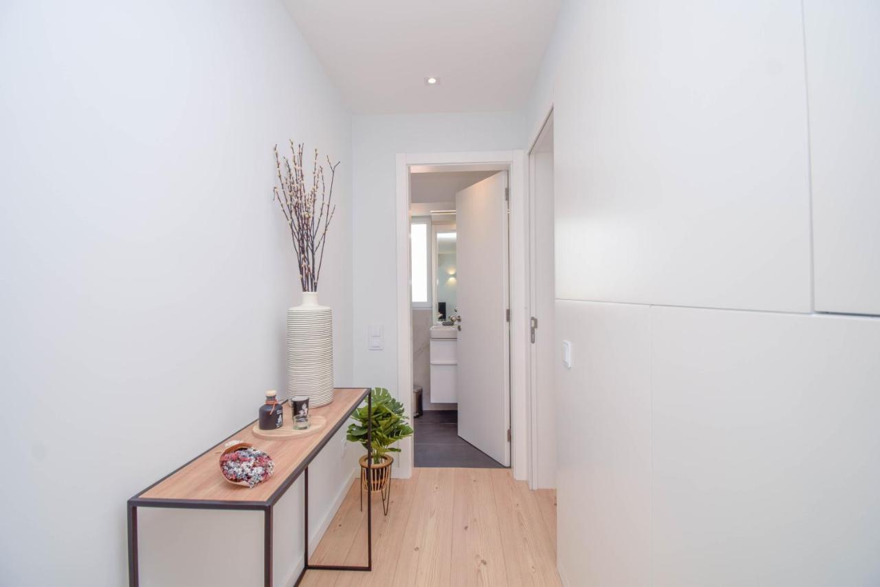 Central & Stylish 2 Bedroom Apartment W/ Balcony Cascais Esterno foto